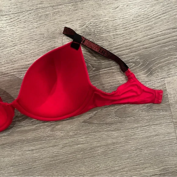 Victoria's Secret T-Shirt Push-Up Bra (Red Licorice Logo Shine Straps) - Picture 10 of 12